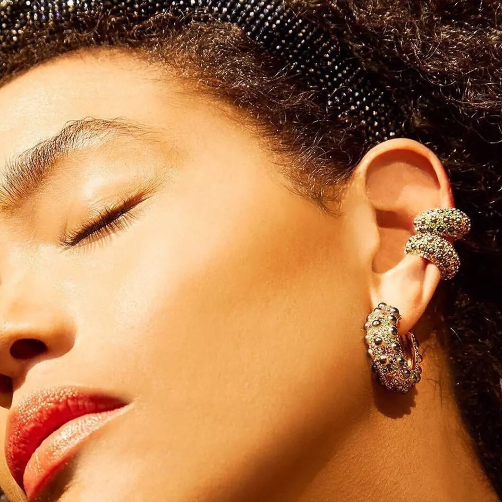 Gold Black Crystal & Pearle Encrusted Ear Cuff - Picture 2 of 7